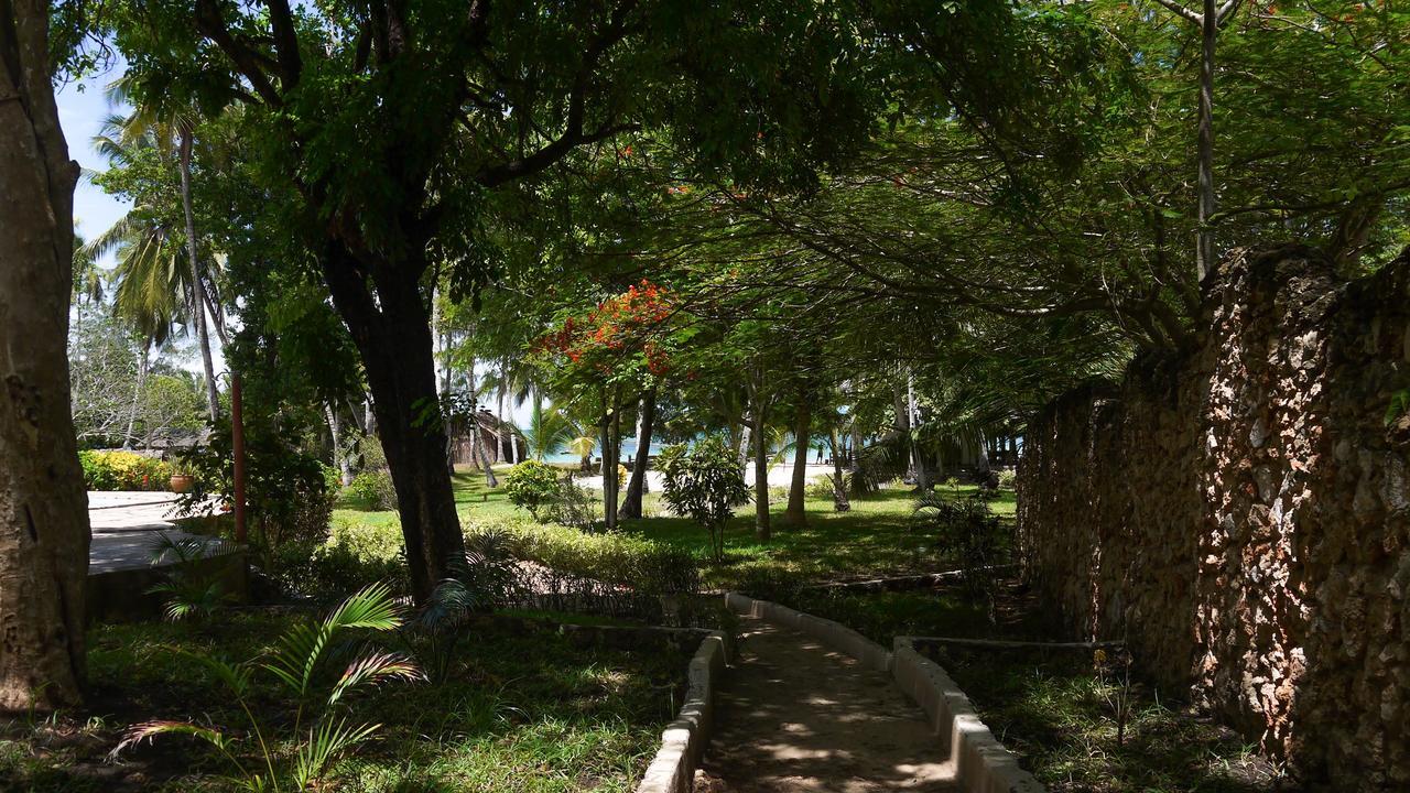 Albergue Soul Breeze Backpackers Diani Playa de Diani Exterior foto