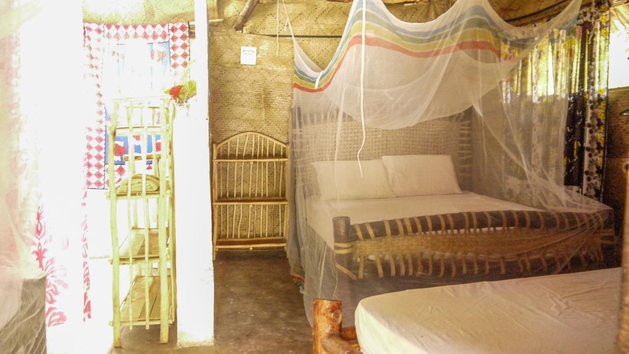Albergue Soul Breeze Backpackers Diani Playa de Diani Exterior foto