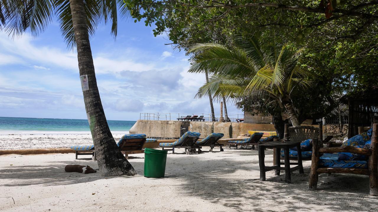 Albergue Soul Breeze Backpackers Diani Playa de Diani Exterior foto