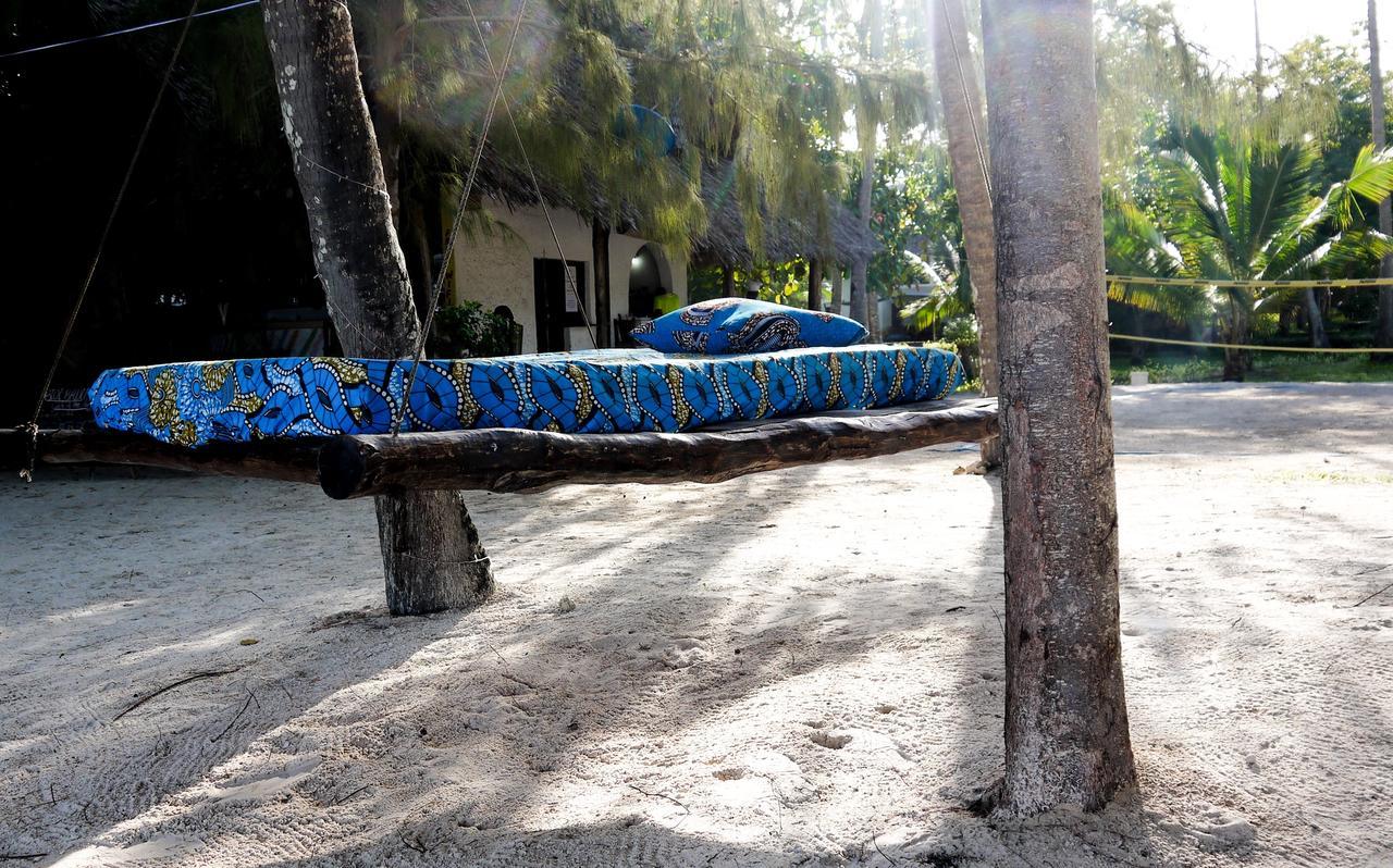 Albergue Soul Breeze Backpackers Diani Playa de Diani Exterior foto
