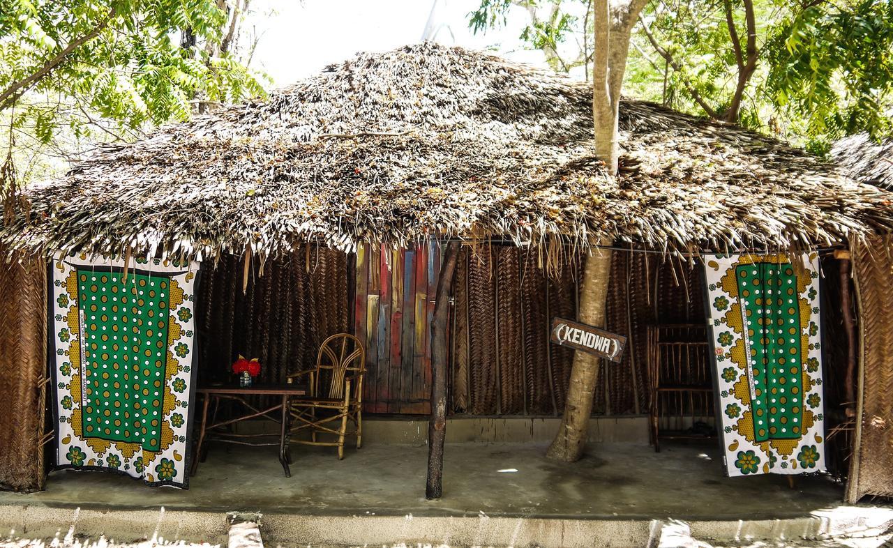 Albergue Soul Breeze Backpackers Diani Playa de Diani Exterior foto