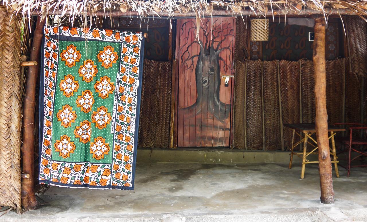 Albergue Soul Breeze Backpackers Diani Playa de Diani Exterior foto
