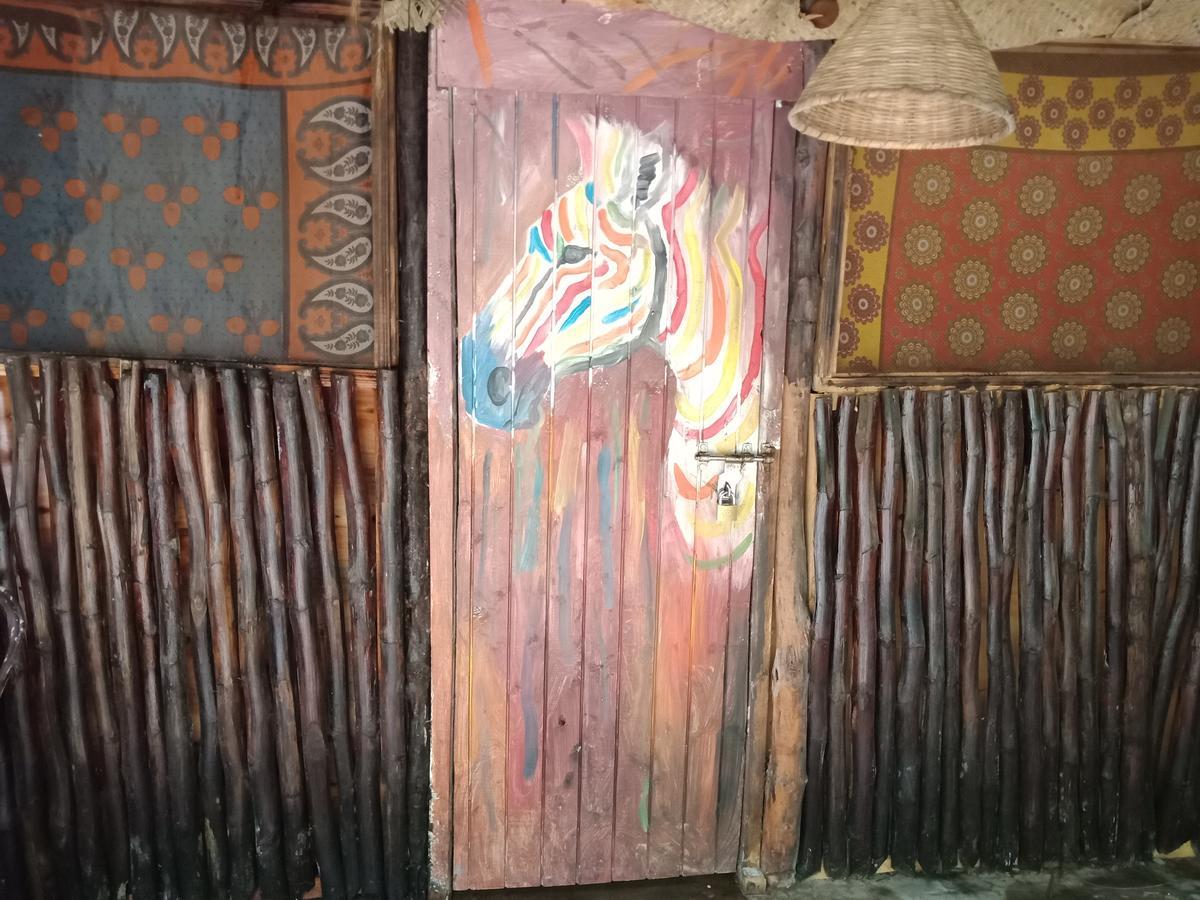 Albergue Soul Breeze Backpackers Diani Playa de Diani Exterior foto