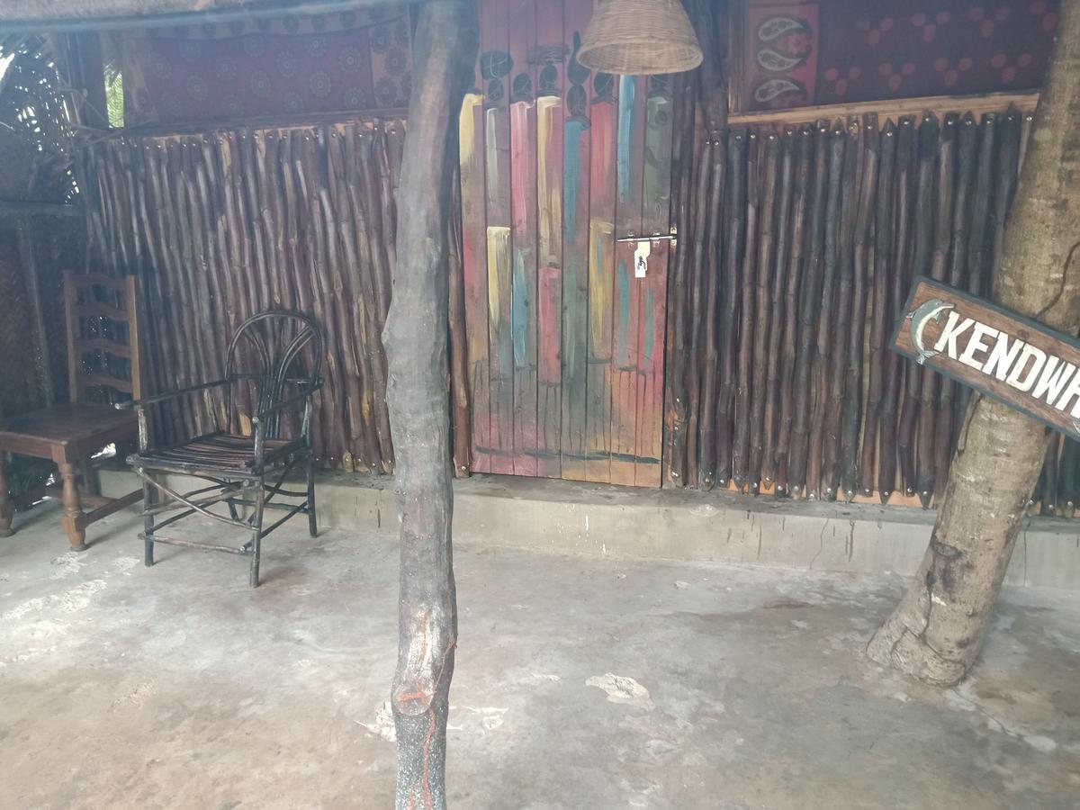 Albergue Soul Breeze Backpackers Diani Playa de Diani Exterior foto