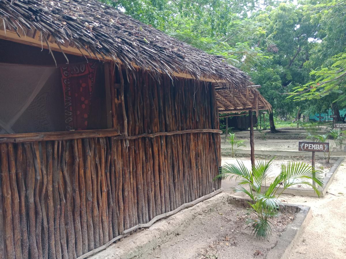 Albergue Soul Breeze Backpackers Diani Playa de Diani Exterior foto