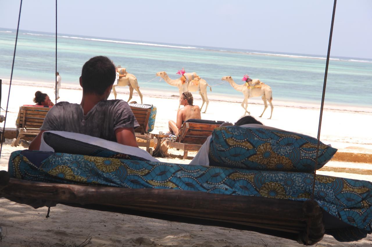 Albergue Soul Breeze Backpackers Diani Playa de Diani Exterior foto