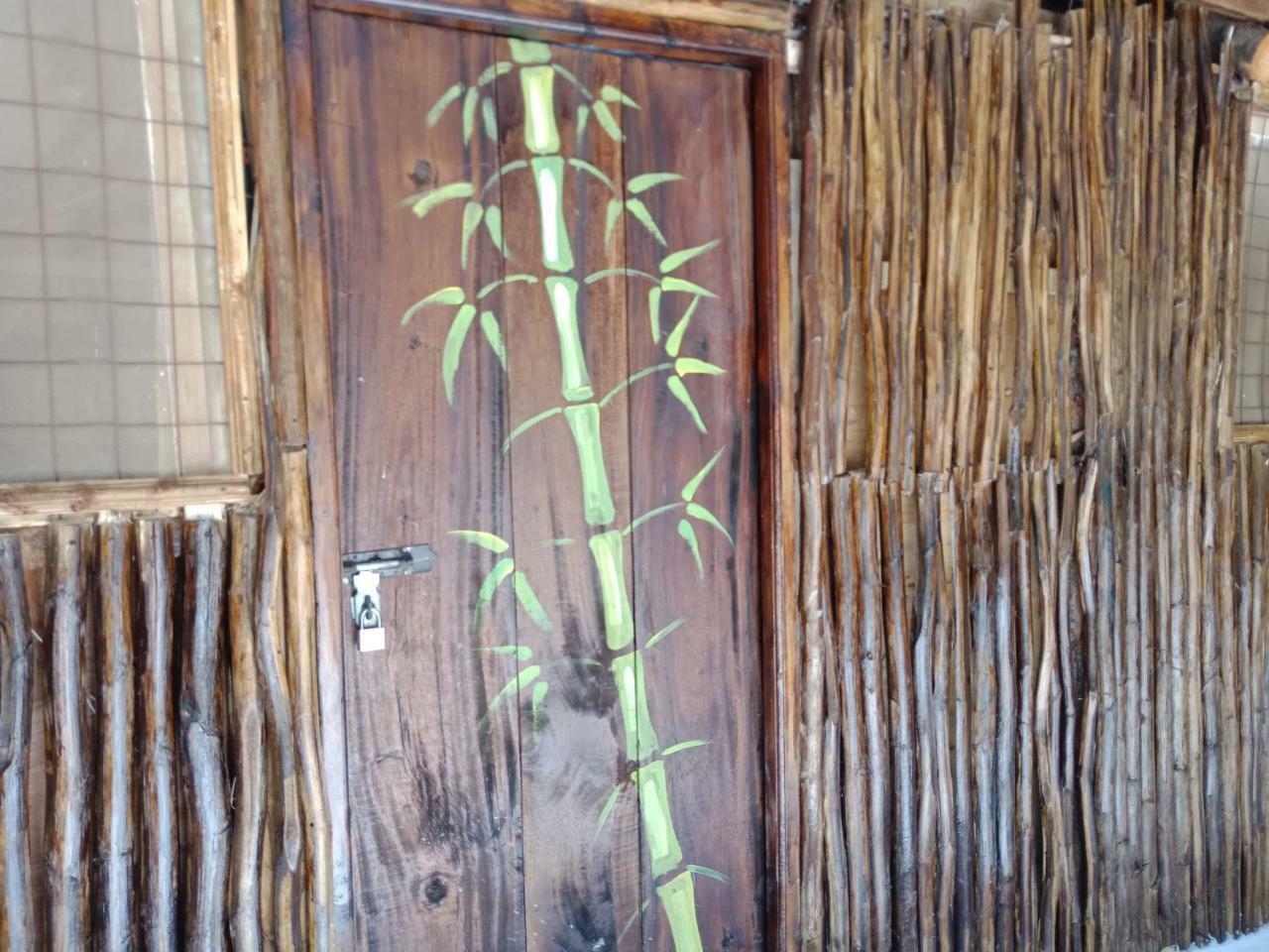 Albergue Soul Breeze Backpackers Diani Playa de Diani Exterior foto