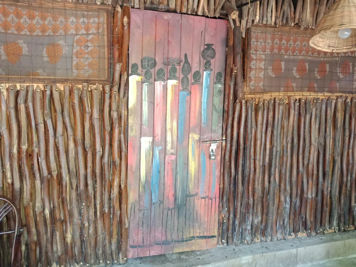 Albergue Soul Breeze Backpackers Diani Playa de Diani Exterior foto