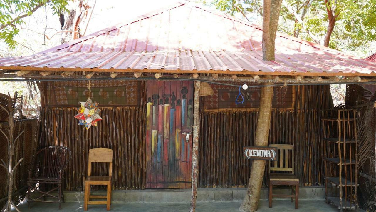 Albergue Soul Breeze Backpackers Diani Playa de Diani Exterior foto